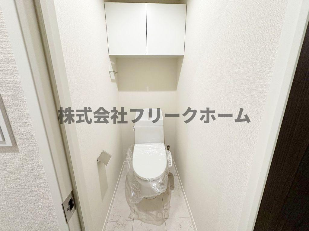 武蔵野市西久保１丁目の賃貸マンションのトイレ