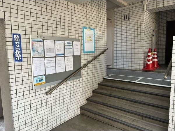 丸美ロイヤル築地のエントランス