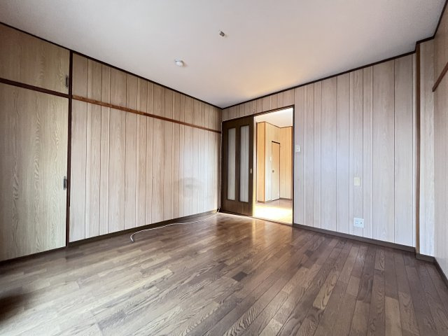 千船ハイツの洋室