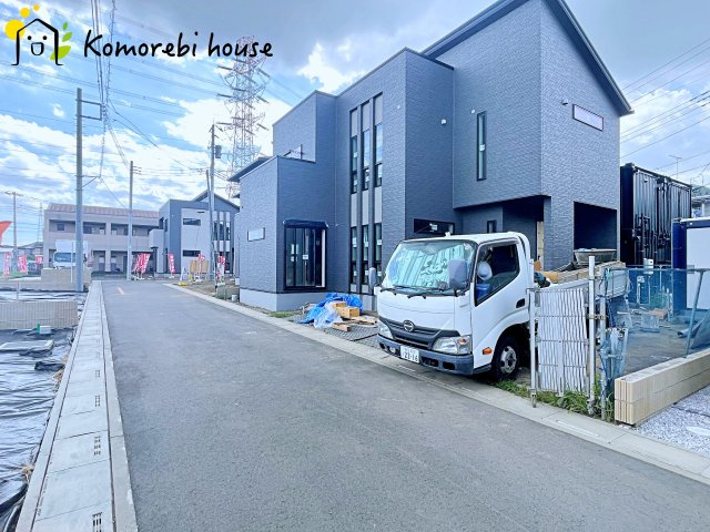 桶川市坂田西　新築一戸建て　タマタウン　03の前面道路含む現地写真|撮影：'26/08/08