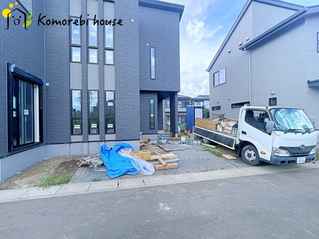 桶川市坂田西　新築一戸建て　タマタウン　03の駐車場|撮影：'26/08/08