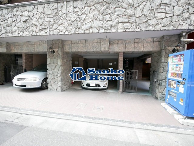 中央区日本橋堀留町２丁目の賃貸マンションの駐車場