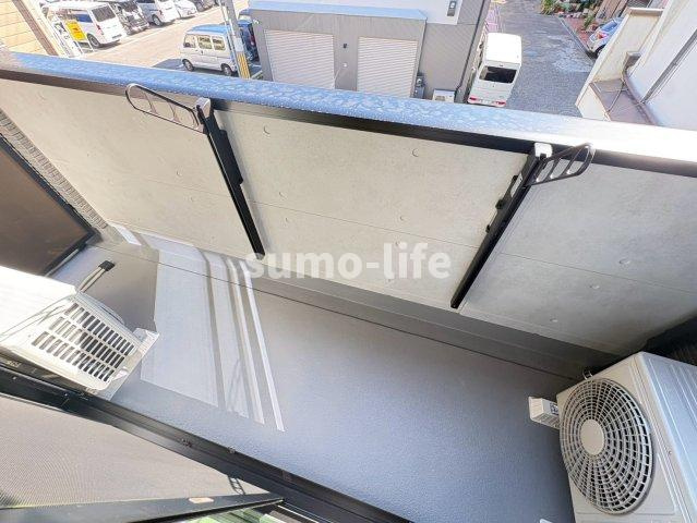 ヒカルサ尼崎栗山町のバルコニー