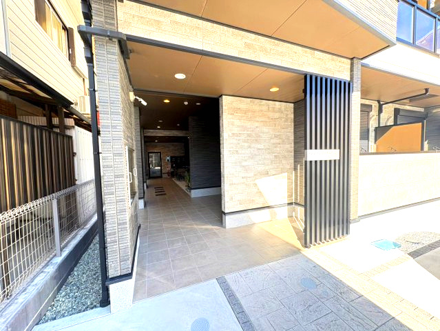 ヒカルサ尼崎栗山町のエントランス