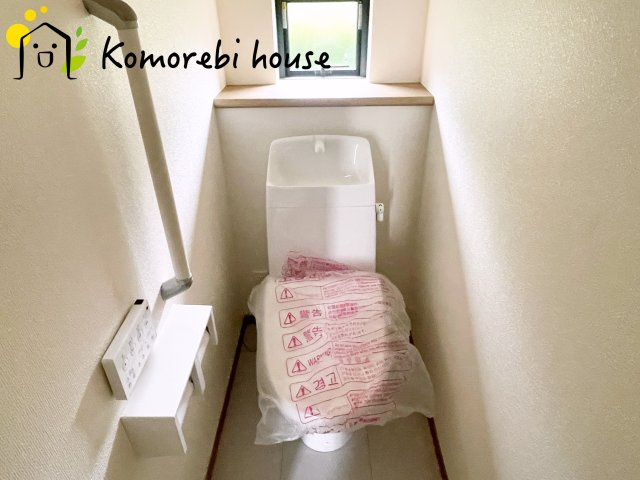 蓮田市黒浜2343番　新築一戸建て　ハートフルタウン　Bのトイレ|26.8.1撮影済み