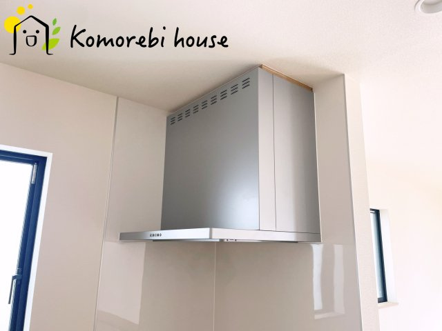 蓮田市黒浜2343番　新築一戸建て　ハートフルタウン　Bのキッチン|26.8.1撮影済み