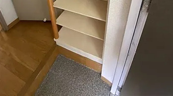 ＦＷビルの玄関