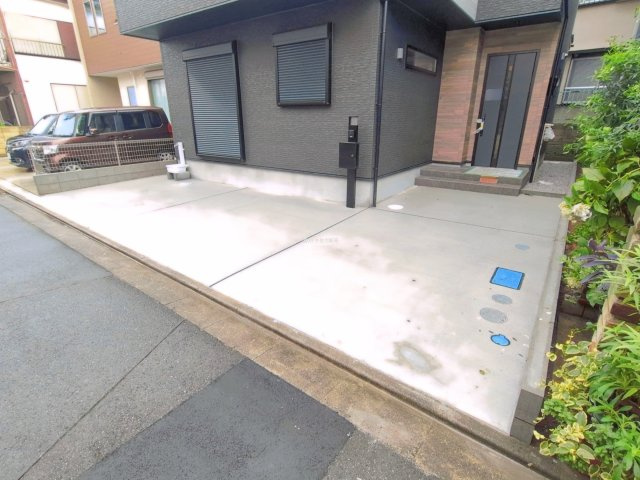 富士見市鶴瀬西３丁目の新築一戸建の駐車場