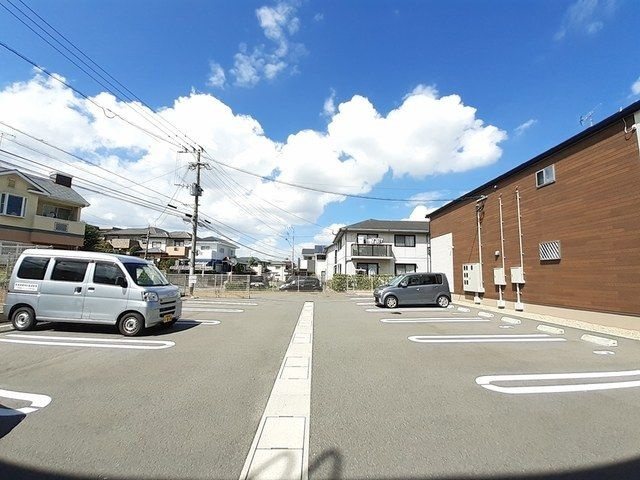 ジャスミン春日Ａの駐車場