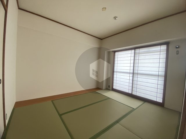サンヴェール春日の洋室