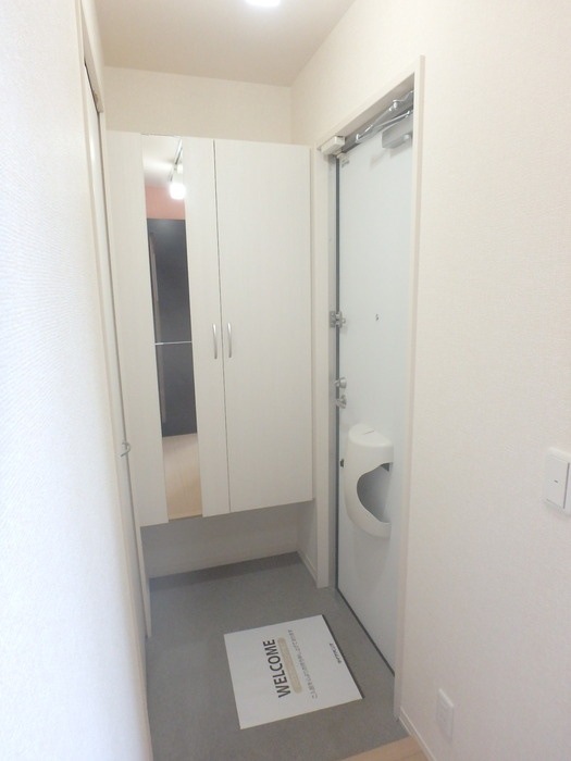イーストヒルズ高松　Ｂの玄関