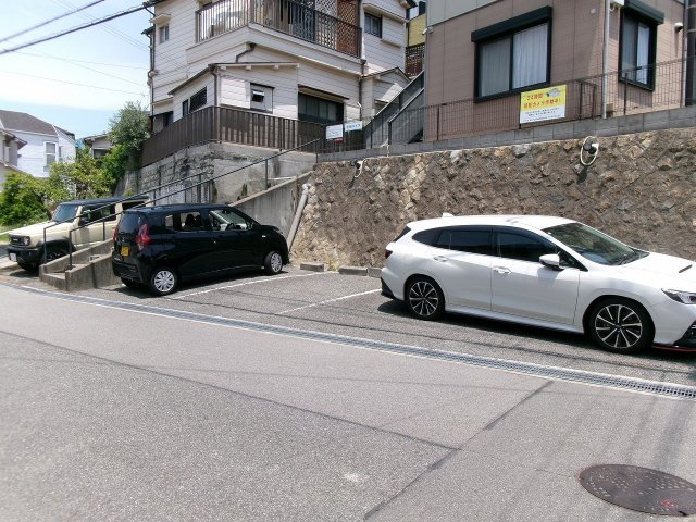 生田ハイツの駐車場
