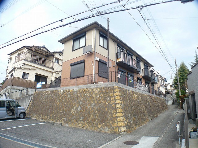 生田ハイツの外観