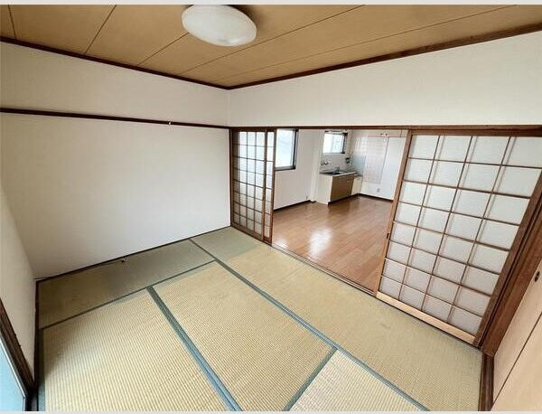 鎌田マンションの和室
