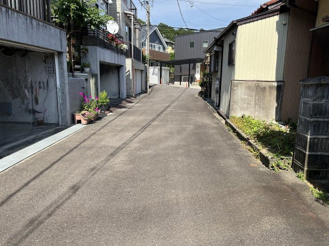 土地　野一色8丁目の前面道路含む現地写真|北道路　西から