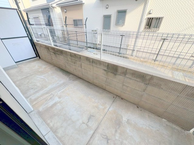 ファミール安倉のバルコニー|お洗濯にも便利なバルコニー付き