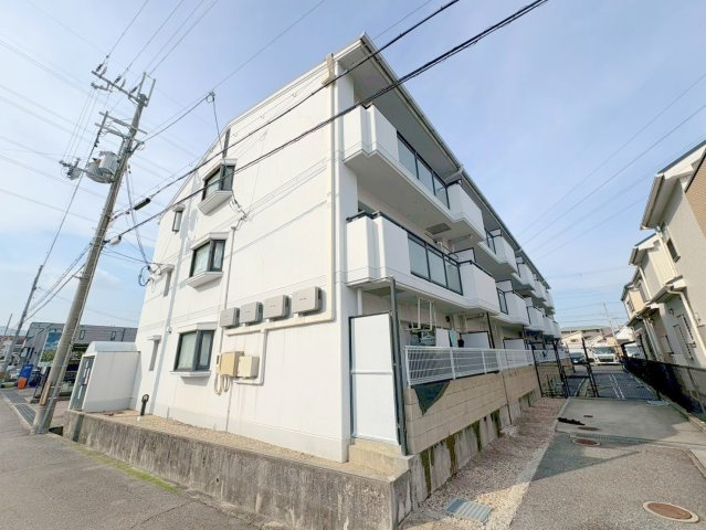 ファミール安倉の外観|建物外観を気になさる方へ、見た目の良い物件です