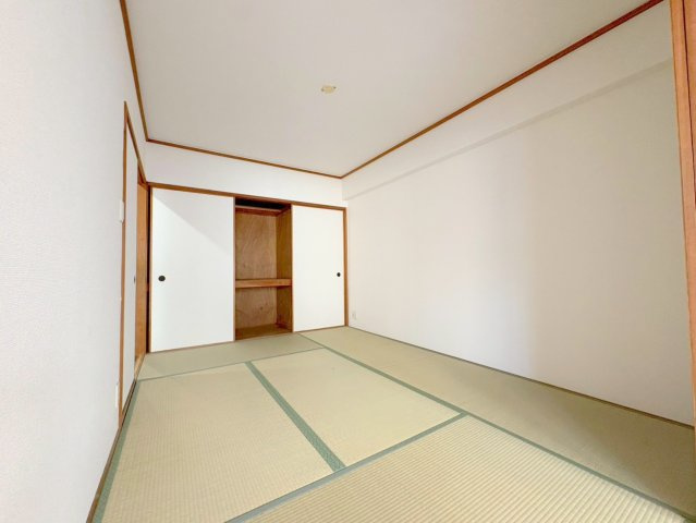 ファミール安倉の和室|柔らかい畳が心地よい和室