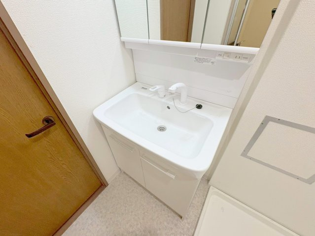 ファミール安倉の洗面所|スペースが確保できる洗面所です