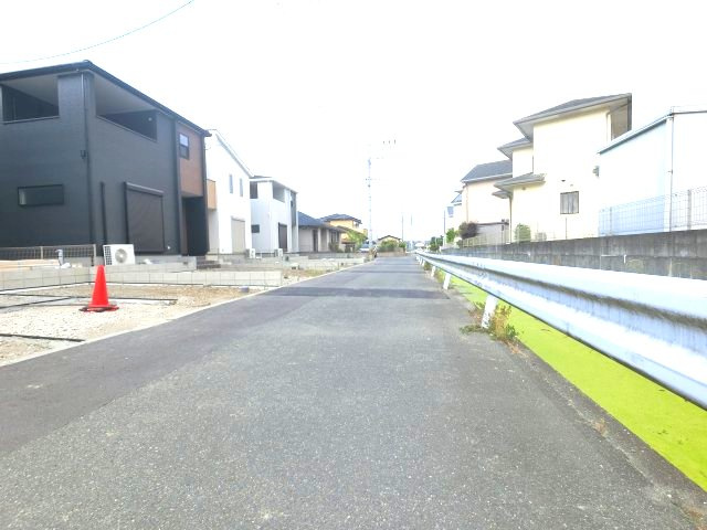 北野町今山 3号棟の前面道路含む現地写真