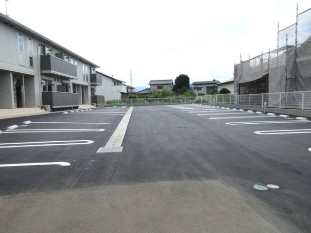 レガーロⅡの駐車場