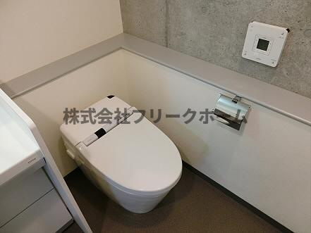 三鷹市下連雀１丁目の賃貸マンションのトイレ