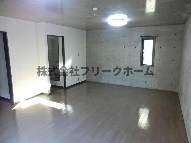 三鷹市下連雀１丁目の賃貸マンションの居間・リビング