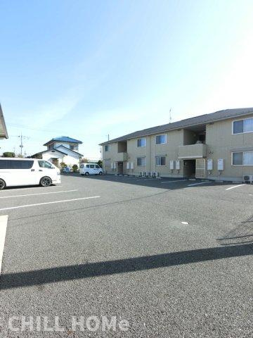ロイヤルガーデン藤川の駐車場|他社様掲載物件もまとめてご紹介、ご案内可能です(^^)/