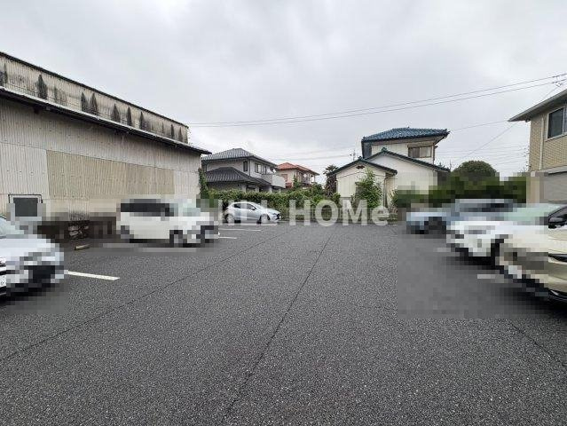 ロイヤルガーデン藤川の駐車場|当社、チルホームのHPもご覧ください(^^)/物件情報多数♪