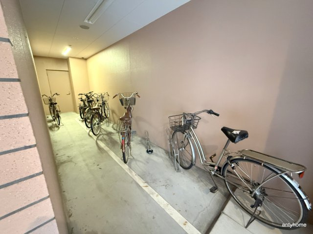ラクラス江戸堀　仲介手数料無料の駐車場