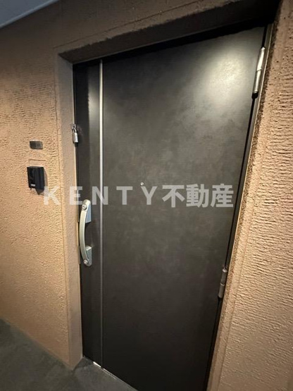 【玄関】 | LUORE千鳥町 | 明るい玄関です