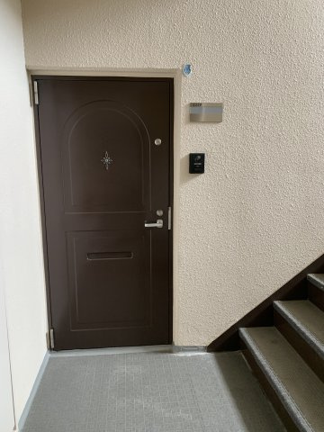 舞子台グリーンマンションの玄関