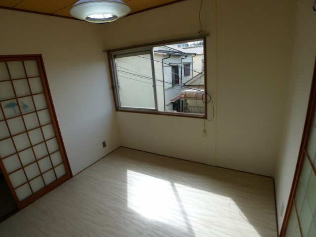 カーサ山手の洋室