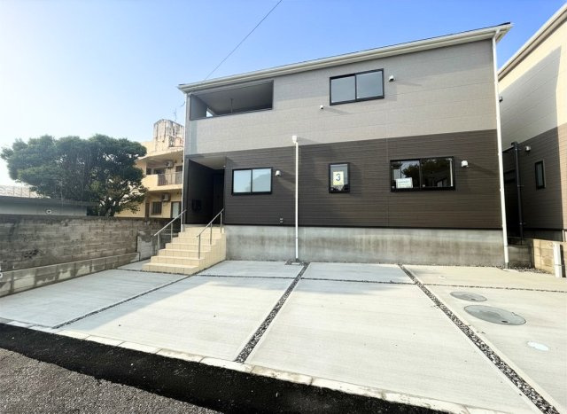 クレイドルガーデン糸満市南波平 第２・３号棟のその他|並列３台駐車可能スペース付き！お気軽にお問い合わせください♪