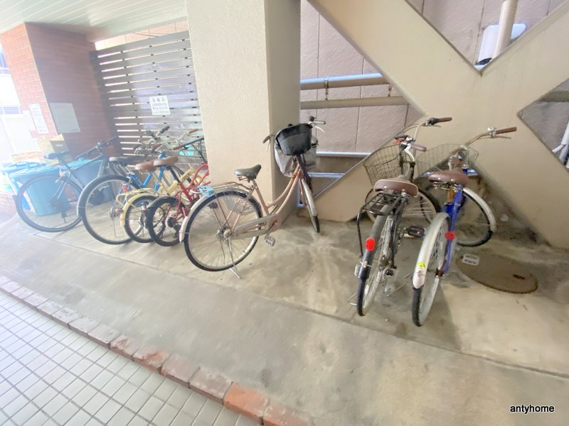 ユーロハイツ高津　仲介手数料無料の駐車場