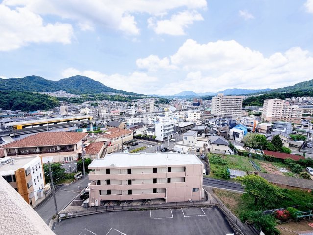 【展望】 | 【新規上級リフォーム】チュリス上安駅前 | 前面棟が無いので、陽差しを存分に受けられます！　少し高台に建っているのでとても気持ちのいい眺望です！