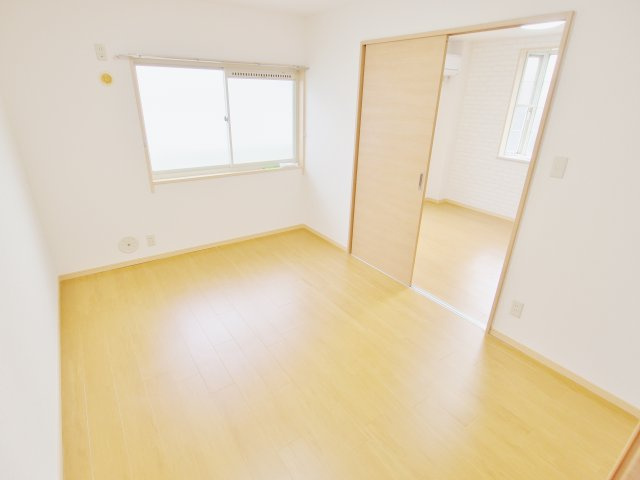 コーポ安芸の洋室