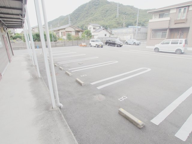 コーポ安芸の駐車場