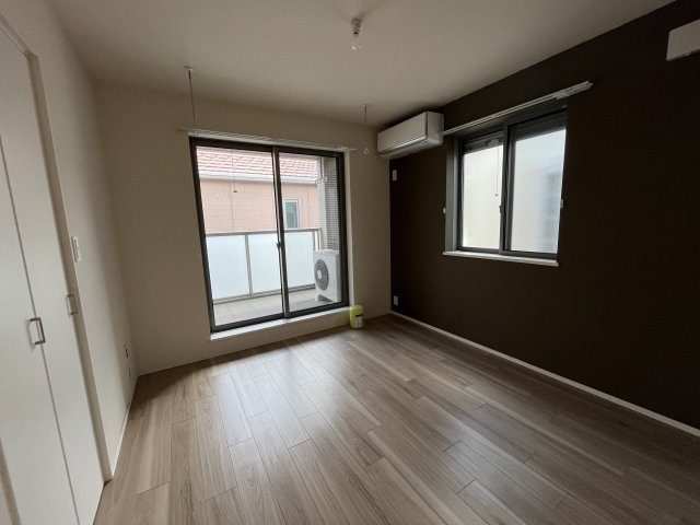 【洋室】 | MAISON HIRO | 同物件別部屋参考写真　洋室にはアクセントクロスを施してあってオシャレ♪