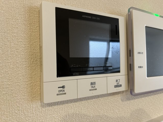 【セキュリティ】 | MAISON HIRO | 同物件別部屋参考写真　モニター付きで安心のインターホン