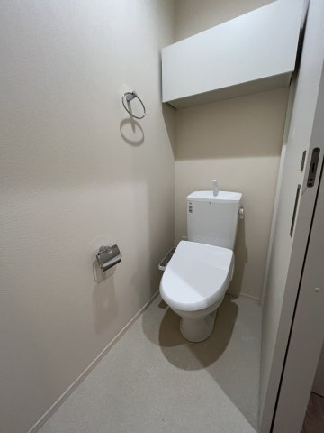 【トイレ】 | MAISON HIRO | 同物件別部屋参考写真　トイレにはもちろん温水洗浄機能を搭載
