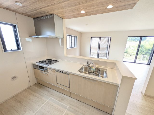 八王子市　小比企町　新築一戸建て　１期のキッチン|～使い勝手の良いシステムキッチン～