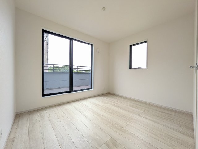 八王子市　小比企町　新築一戸建て　１期の子供部屋|～2階バルコニーに面している5.2帖の洋室～