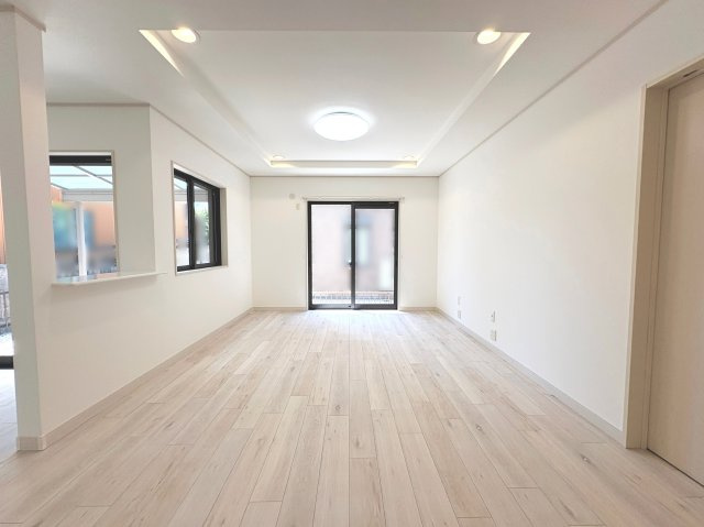 【居間・リビング】 | 鈴鹿市稲生塩屋１丁目 | ＬＤＫ