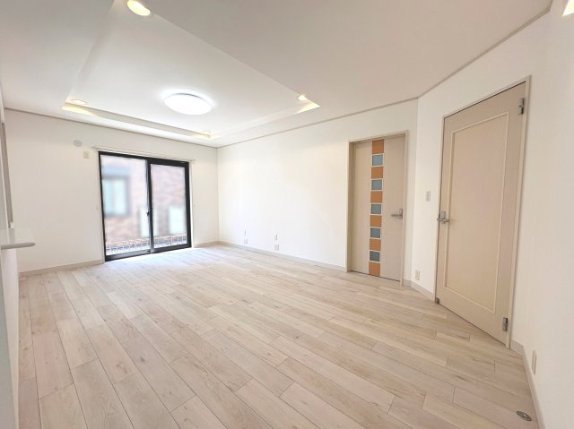 【居間・リビング】 | 鈴鹿市稲生塩屋１丁目 | ＬＤＫ