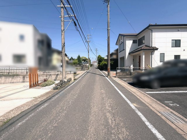 【前面道路含む現地写真】 | 鈴鹿市稲生塩屋１丁目 | 前面道路