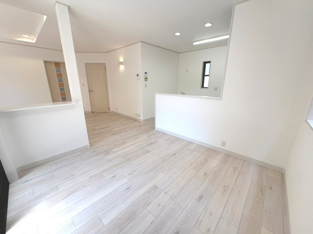 【居間・リビング】 | 鈴鹿市稲生塩屋１丁目 | ＬＤＫ