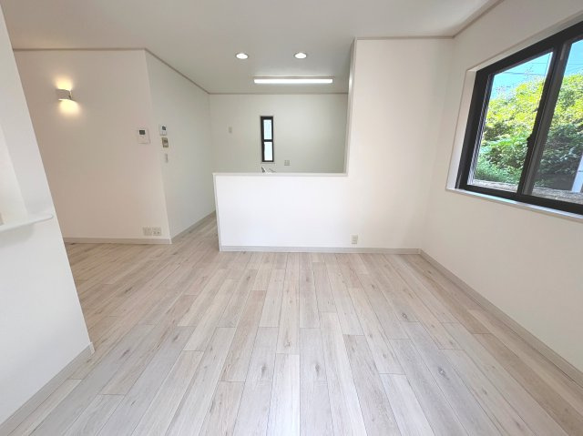 【居間・リビング】 | 鈴鹿市稲生塩屋１丁目 | ＬＤＫ