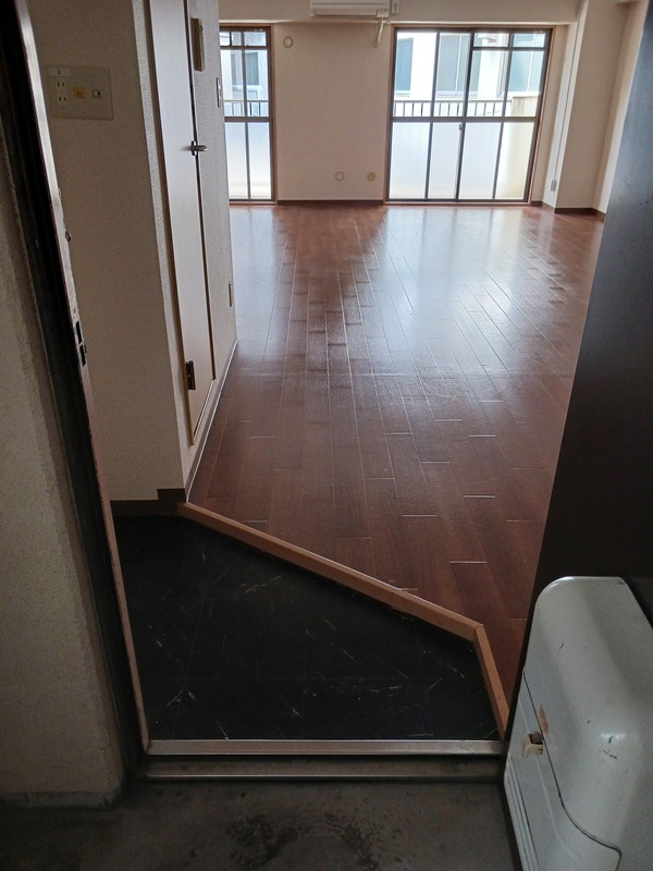 ＳＫハイツ芝新町の玄関