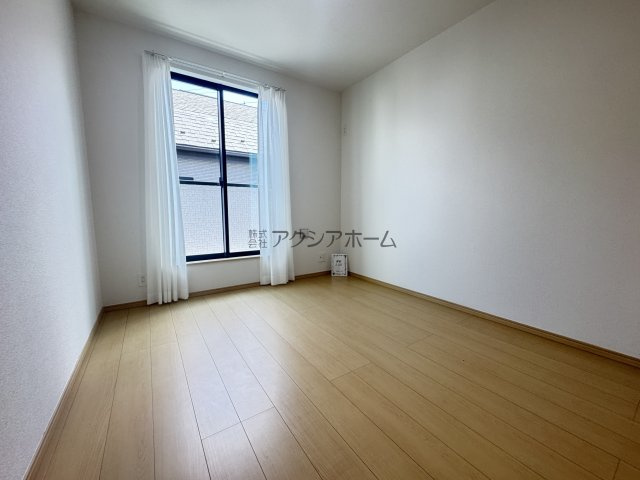 所沢市若狭3丁目・全2棟　新築一戸建　A号棟　～LDK17帖～の洋室|洋室5.2帖